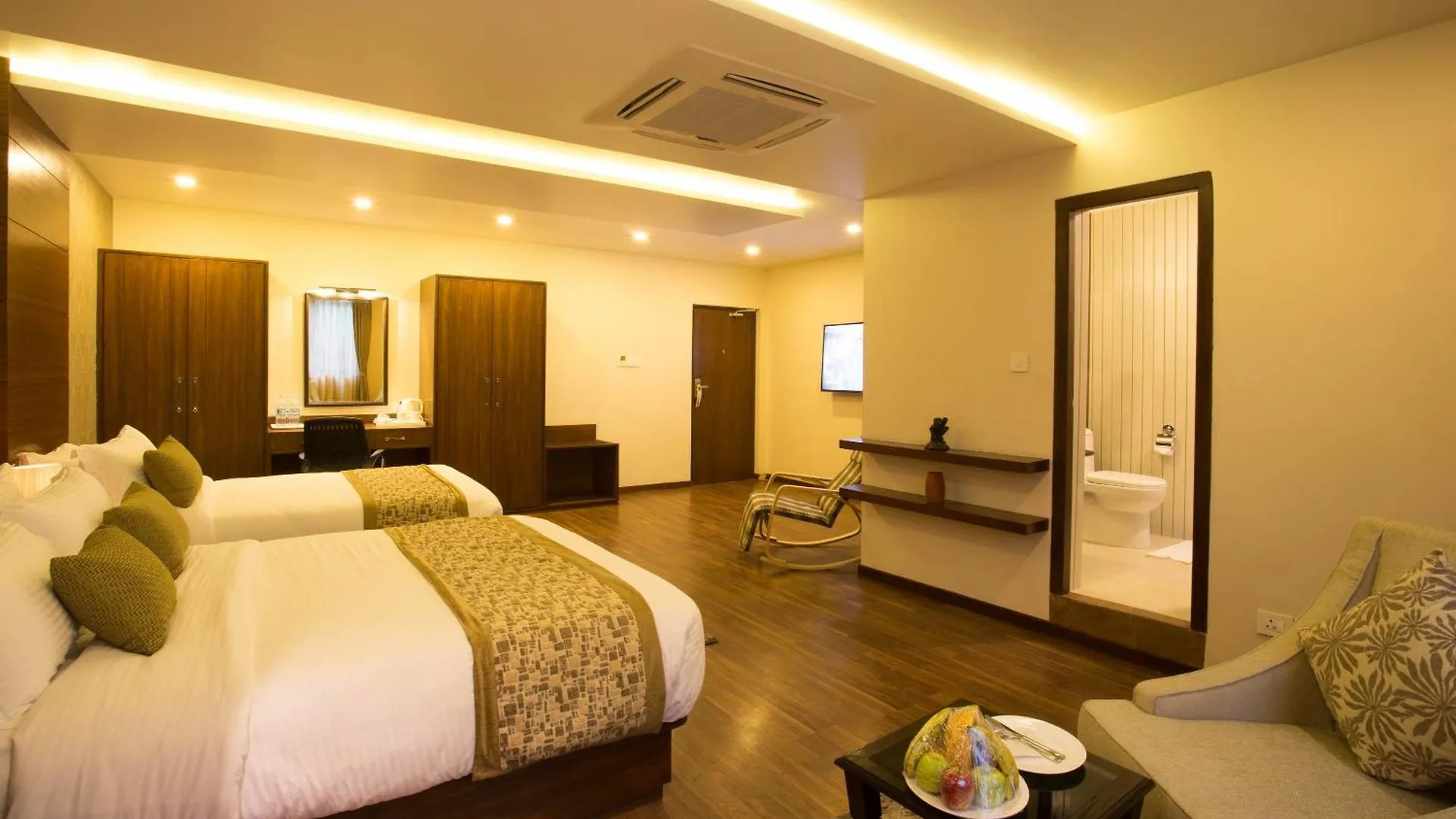 Yatri Suites And Spa Kathmandu 4*,