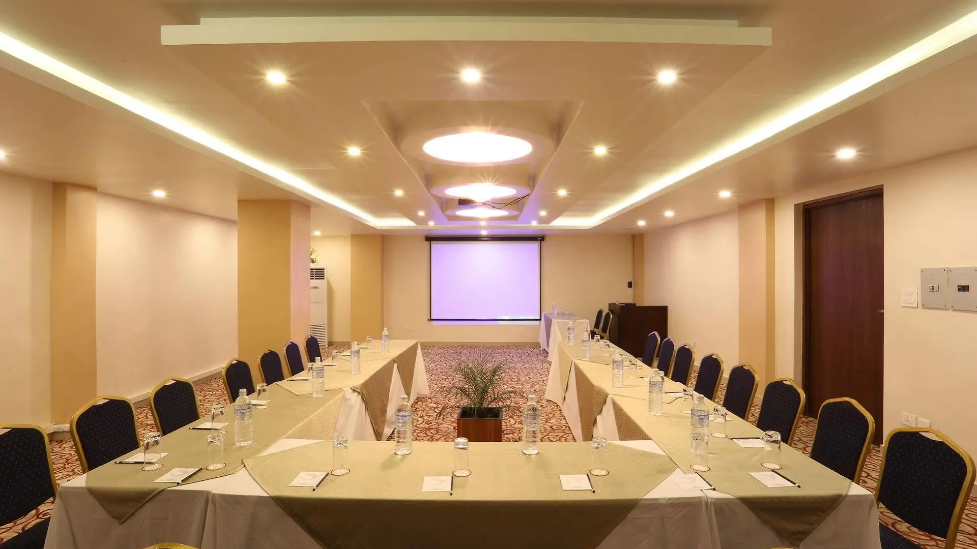 Hotell Yatri Suites And Spa Kathmandu